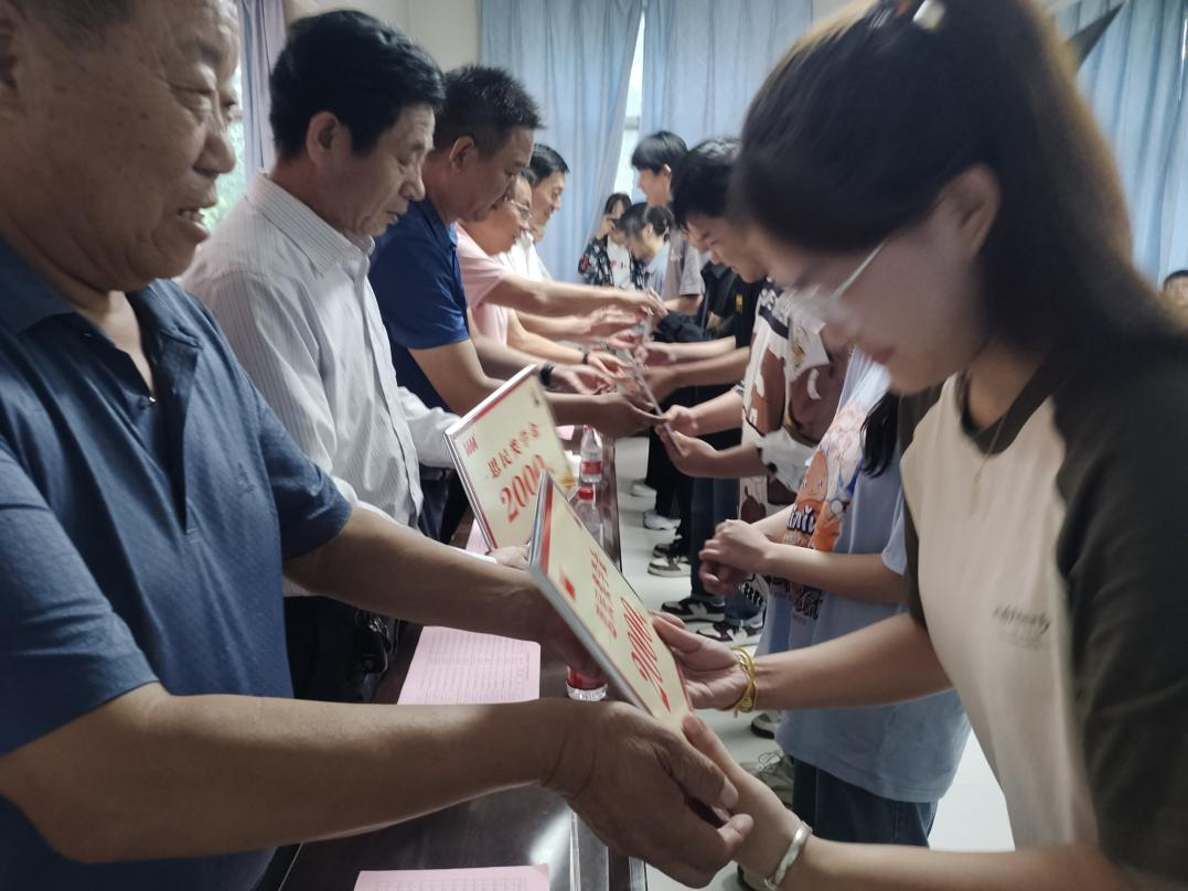 pg电子游戏(官方)最新IOS/安卓版/手机版APP下载